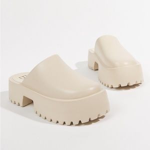 Beach by Matisse Ventura Platform Mule
